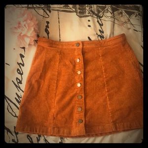 FOREVER 21 AUBURN BUTTON SKIRT
